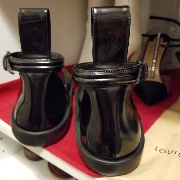 “SOLD” Louis Vuitton Desert Dream Thong Sandals - Picture 2 of 7